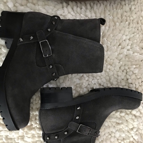 Boots - Picture 2 of 3